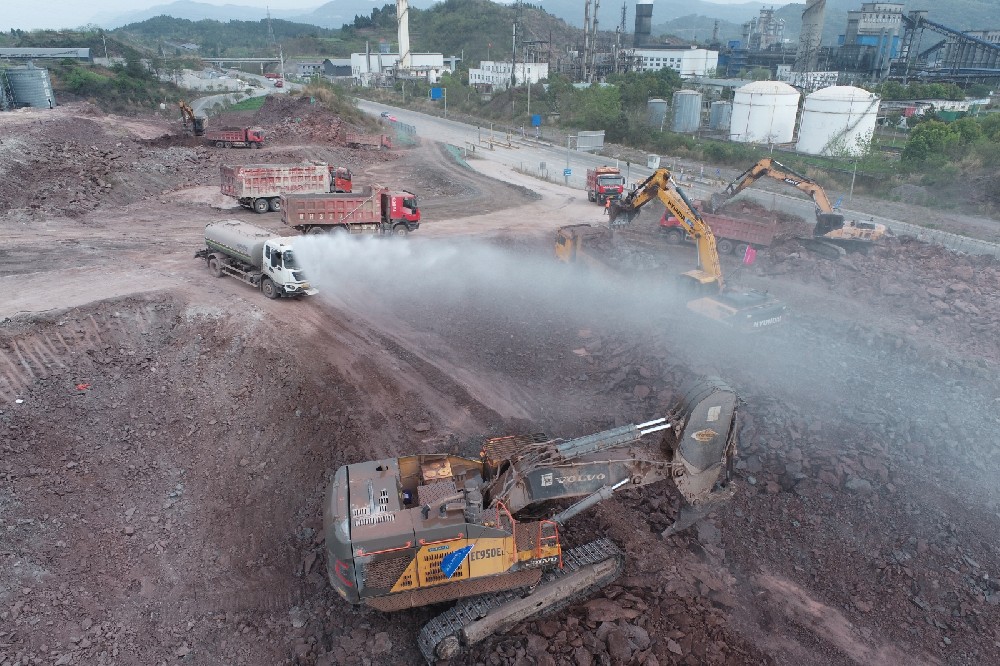 不停工、不斷檔，假期建設(shè)忙！