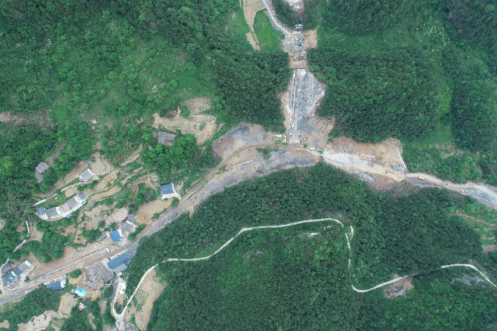 曾榮路改建工程全面提速，跑出建設(shè)“加速度”